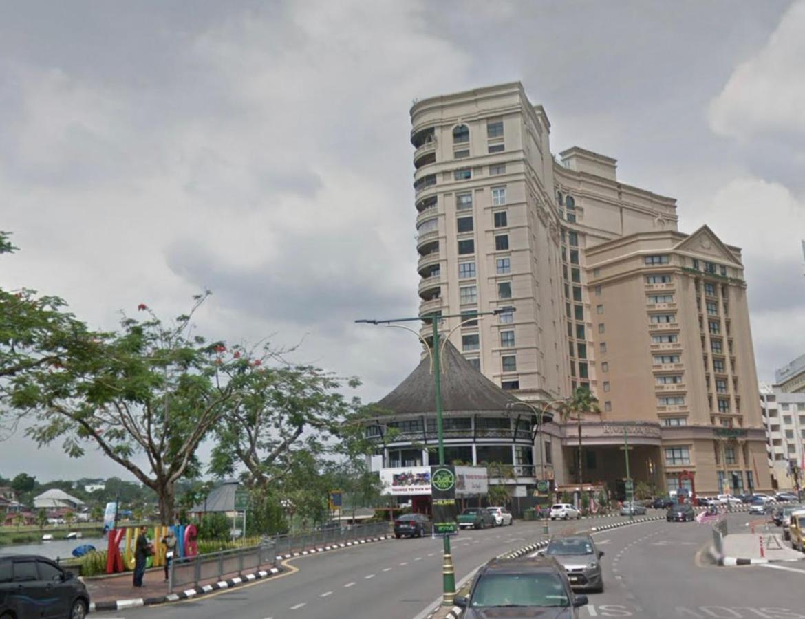 Riverbank Suites Waterfront กูชิง ภายนอก รูปภาพ